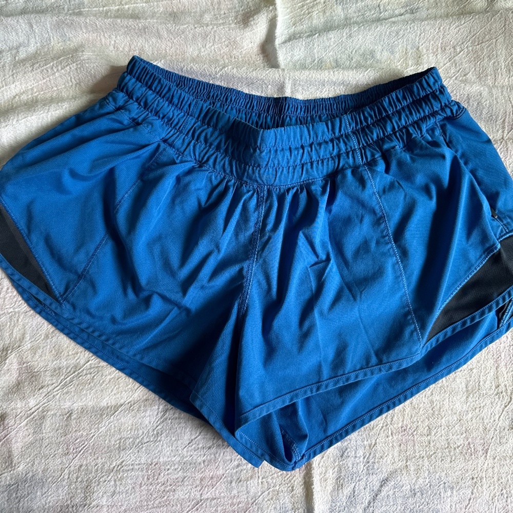 Lululemon hotty hot 2inch shorts